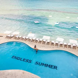 grand-cayman-marriott-beach-resort.greaterantilleshotels.net/